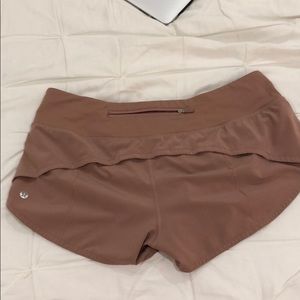 lululemon shorts size:8